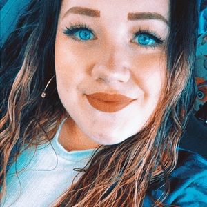 Meet your Posher, Karlee